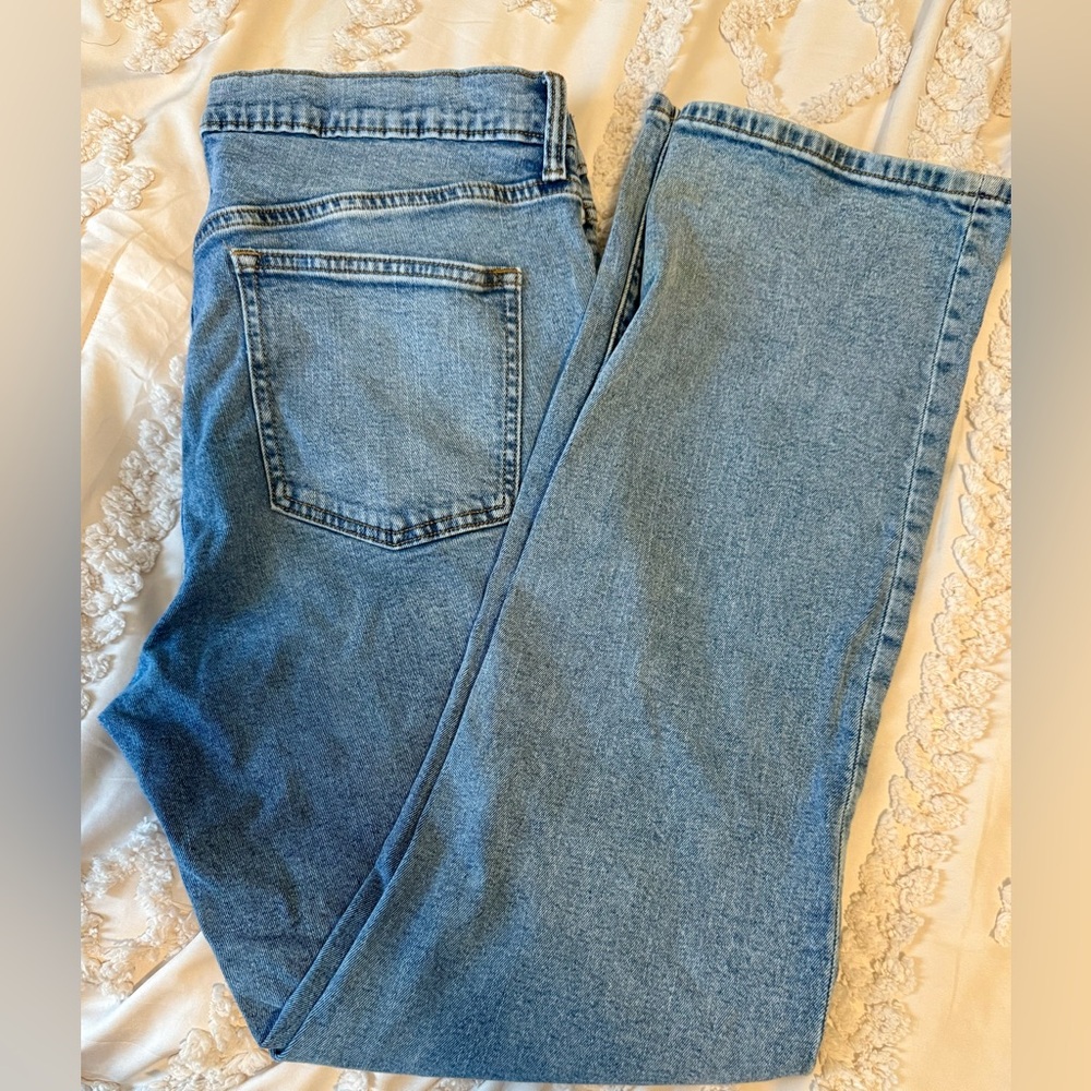 Old Navy kids Light Blue distressed Straight Jeans built in flex 18 Husky.
